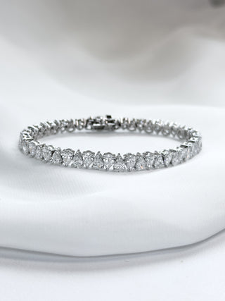 0.20cts Alternating Pear Diamond Bracelet