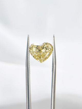 5.01cts Heart-cut Vivid Yellow Lab Grown Diamond
