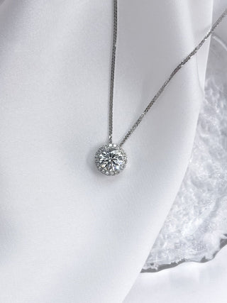 1.52cts Halo Pendant with Necklace