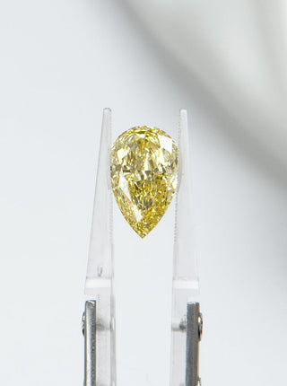 5.14cts Pear-cut Vivid Yellow Lab Grown Diamond