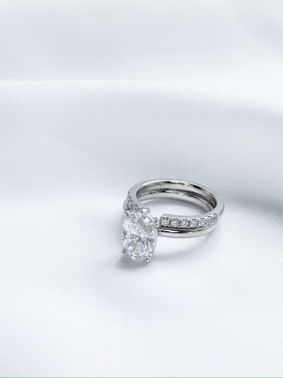 2.08cts Oval-cut Diamond Ring Set
