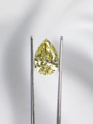 6.08cts Pear-cut Vivid Yellow Lab Grown Diamond