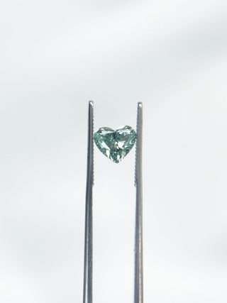 1.03cts Heart-cut Vivid Green Lab Grown Diamond
