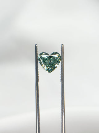 2.04cts Heart-cut Vivid Green Lab Grown Diamond